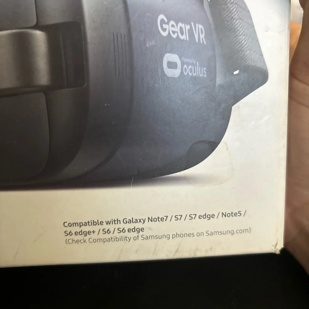 Samsung SM-R323NBKAXAR Gear VR - Brand New (Box opened to check contents only)